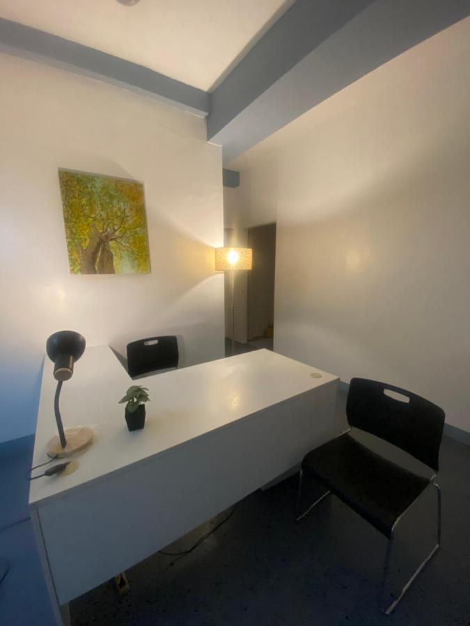 Lime Lite Manila Hostel 马卡蒂 外观 照片