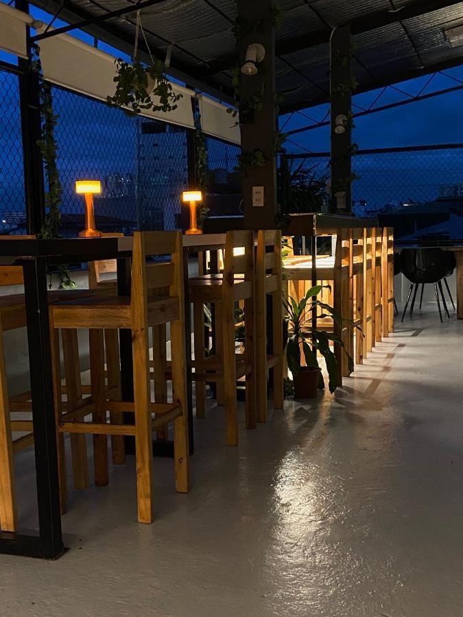 Lime Lite Manila Hostel 马卡蒂 外观 照片