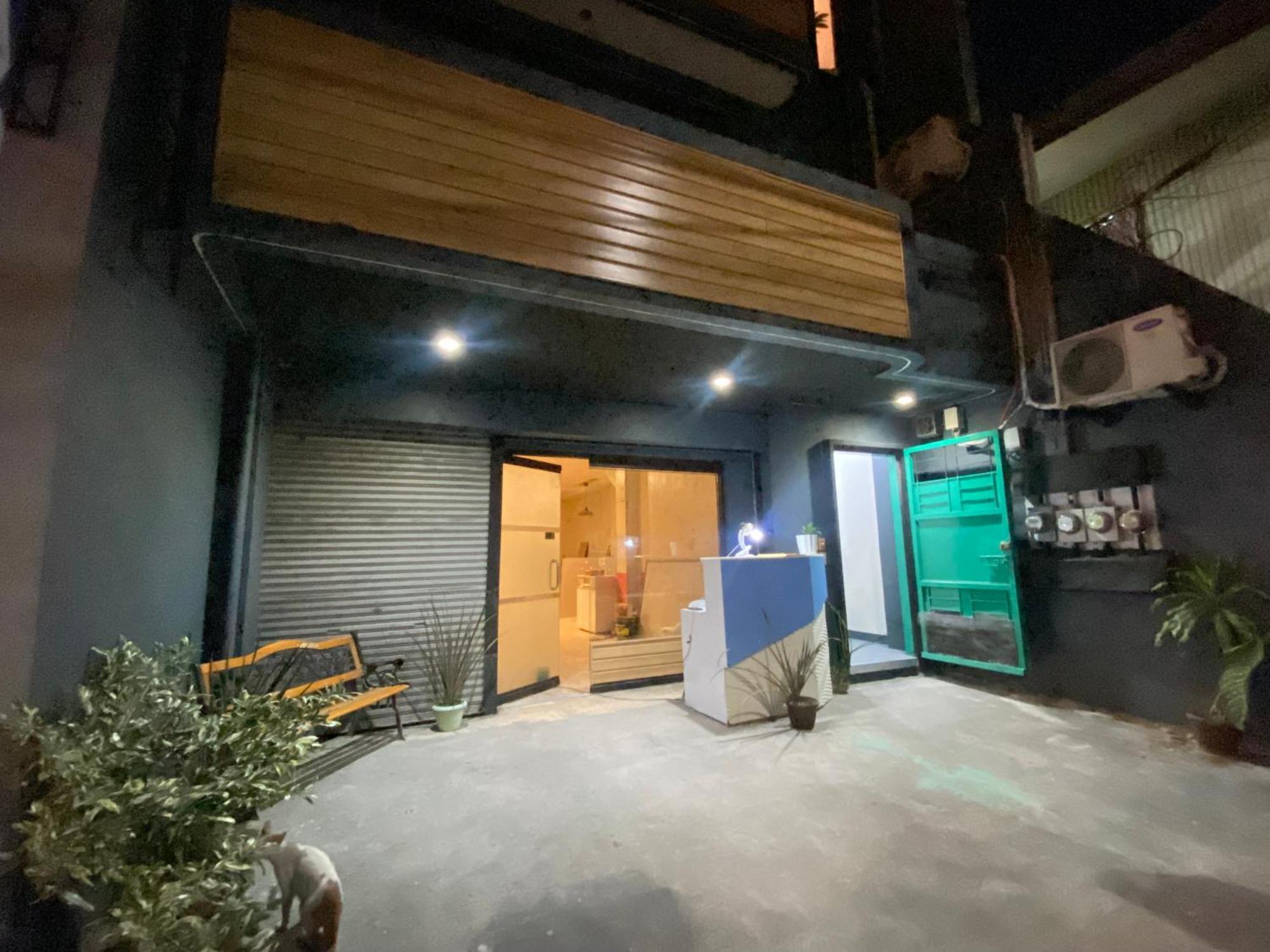 Lime Lite Manila Hostel 马卡蒂 外观 照片